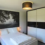 Sixine House, Long Weekend Special Holiday home