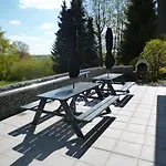 Sixine House, Long Weekend Special Holiday home Ovifat