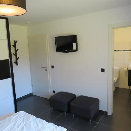 Sixine House Ovifat