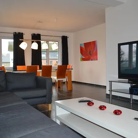 Sixine House Holiday home Ovifat