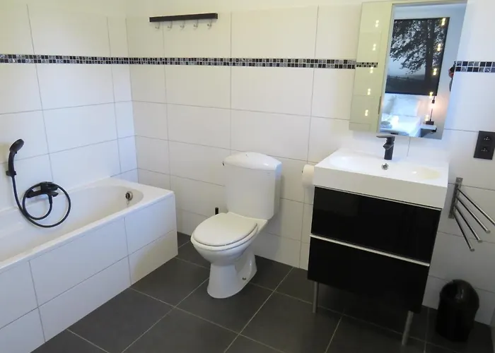 Sixine House, Long Weekend Special