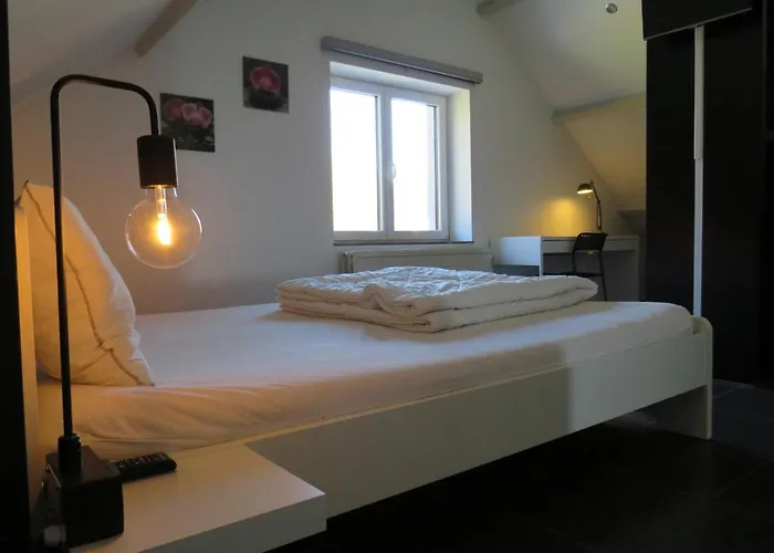 Sixine House, Long Weekend Special *